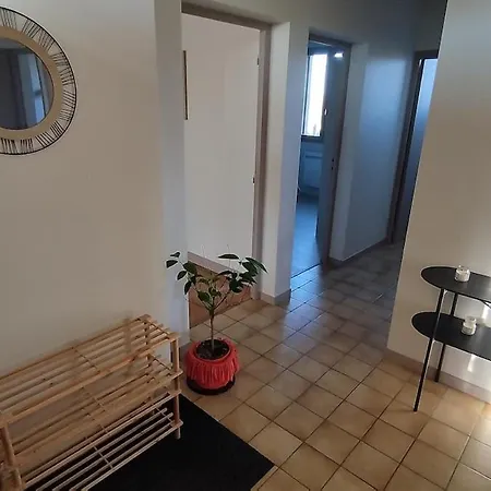 Maison Individuelle Avec Terrain Arboré Hébergement de vacances Mayrinhac-Lentour