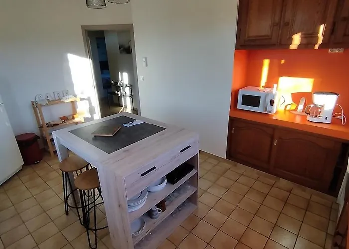 Maison Individuelle Avec Terrain Arboré * Mayrinhac-Lentour